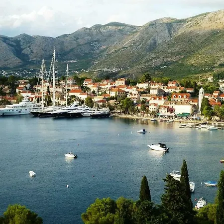 & In * Cavtat